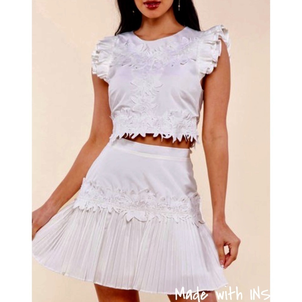 Latiste White Lace Skirt Set - Picture 3 of 4